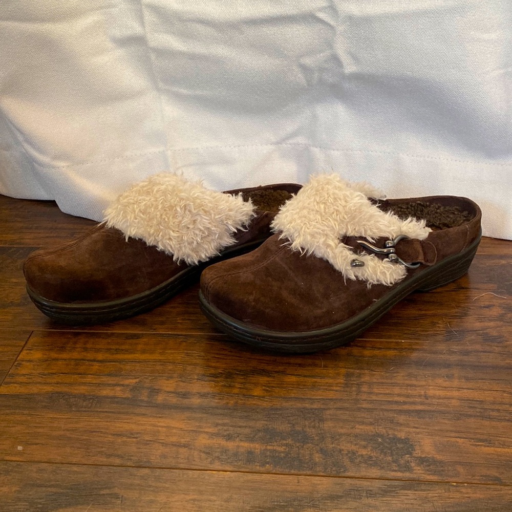 Like new Klogs leather suede non slip sole Never worn. Size 8
